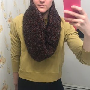 Gap knit circle scarf